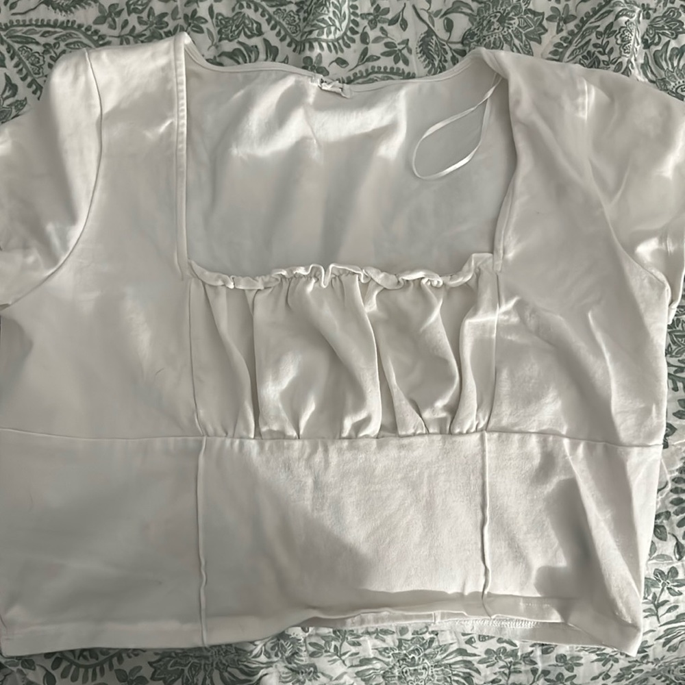 Garage short sleeve crop top